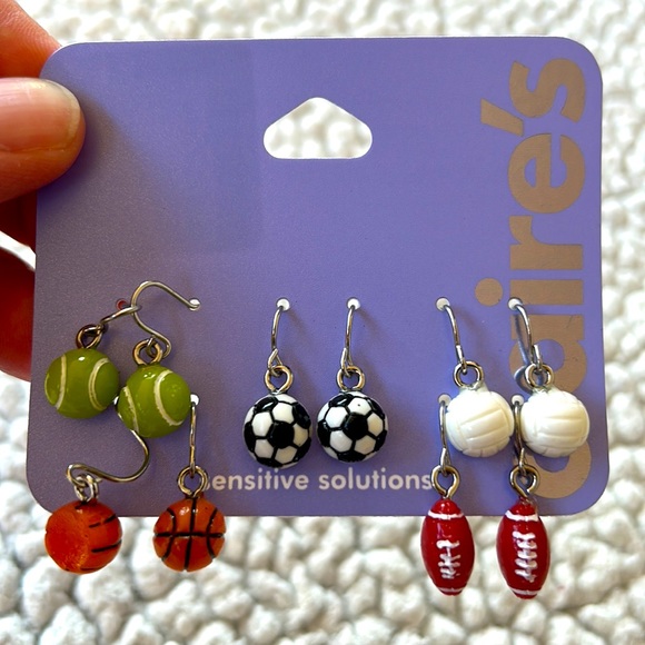 NWT Claire’s Five Sets Sports Earrings Pierced Ears Volleyball Soccer Tennis - Picture 2 of 3